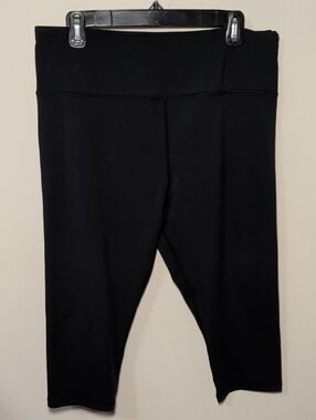 Zyia Black High-Waist Cropped Leggings Stretch Gym Workout Women's Size 16-18